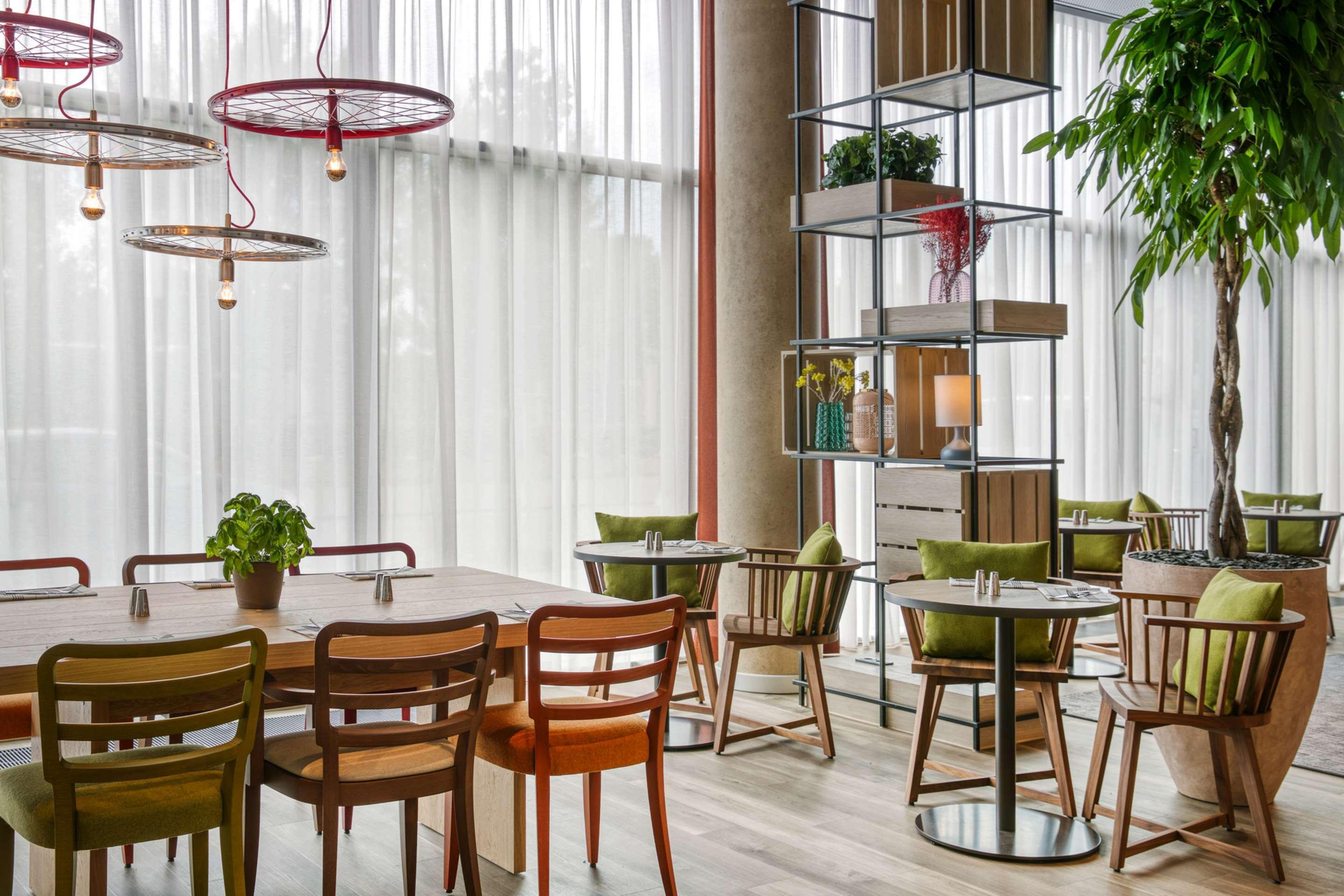 Intercityhotel Саарбрюкен Екстериор снимка