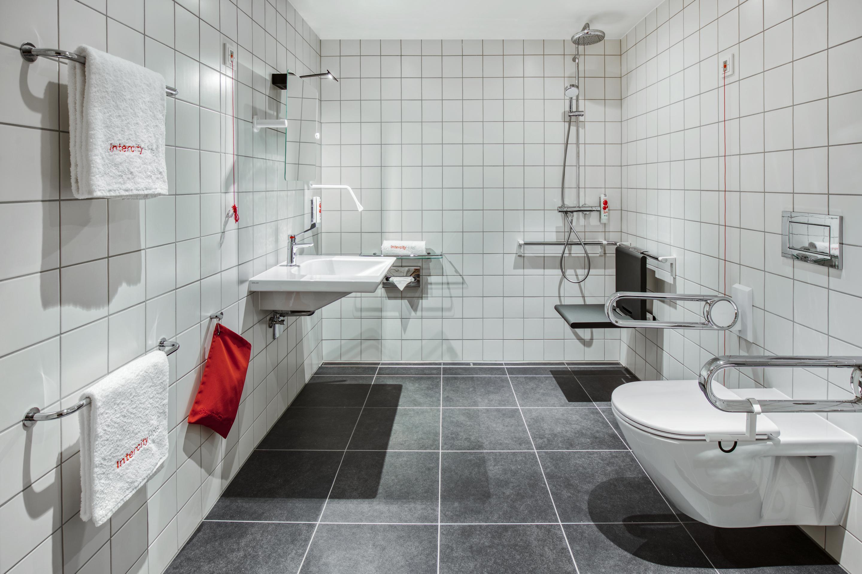 Intercityhotel Саарбрюкен Екстериор снимка