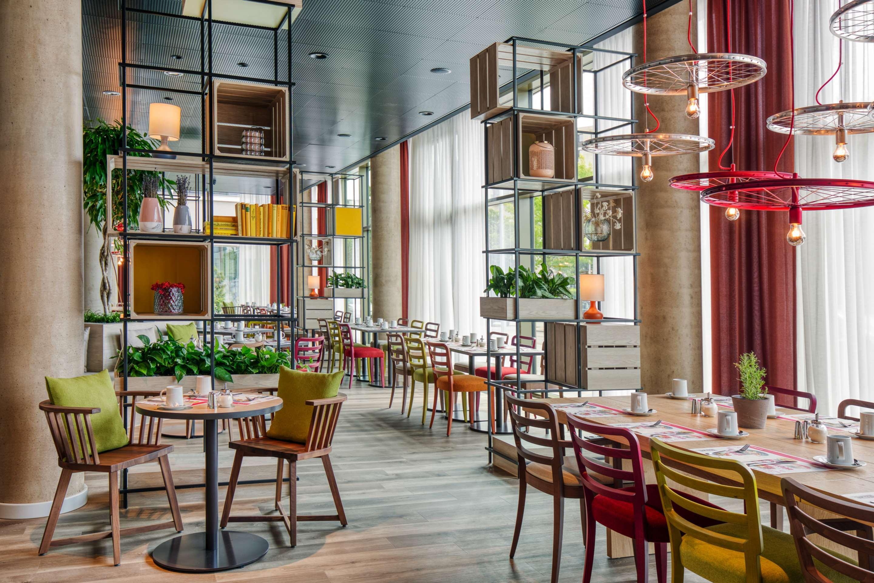 Intercityhotel Саарбрюкен Екстериор снимка