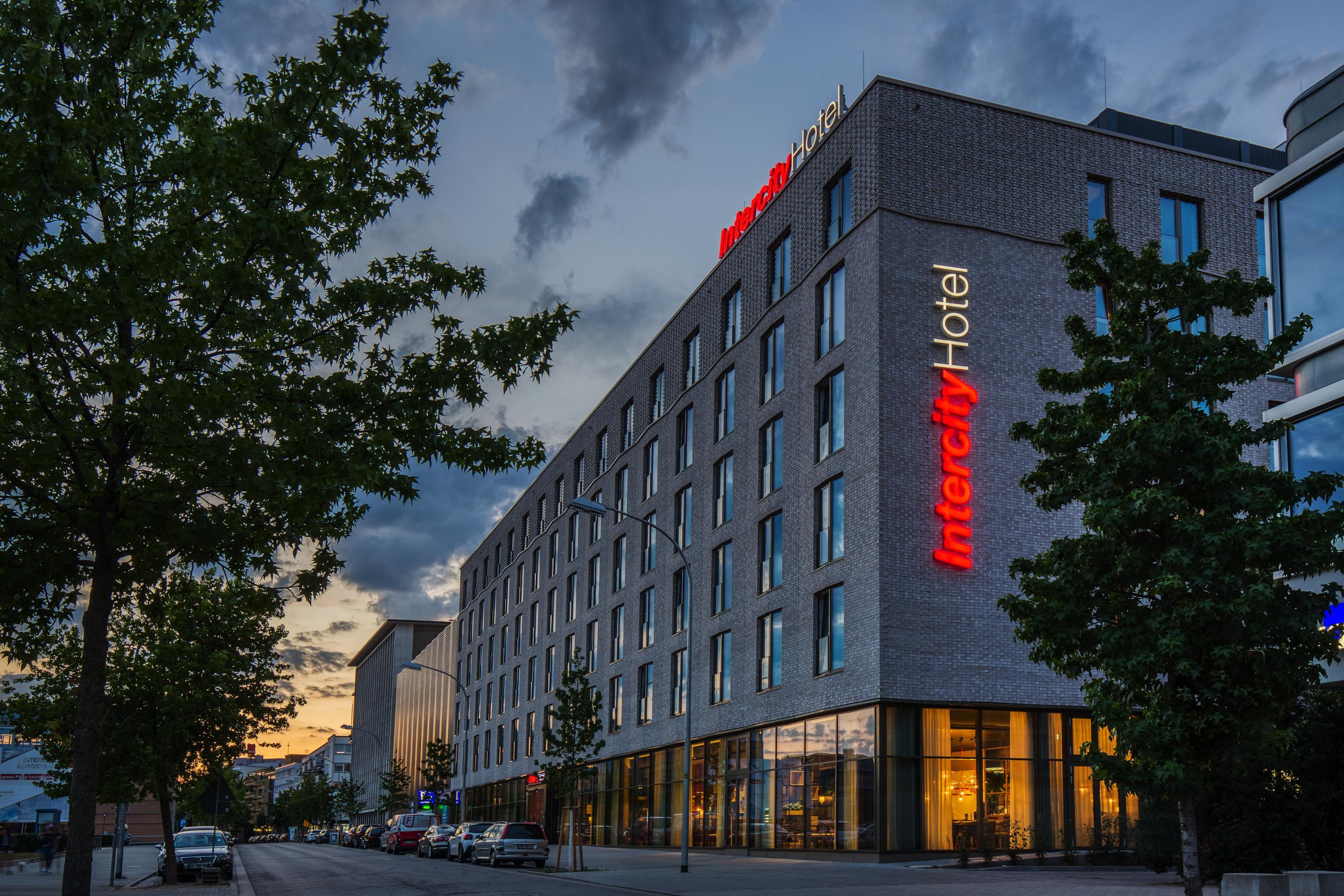 Intercityhotel Саарбрюкен Екстериор снимка