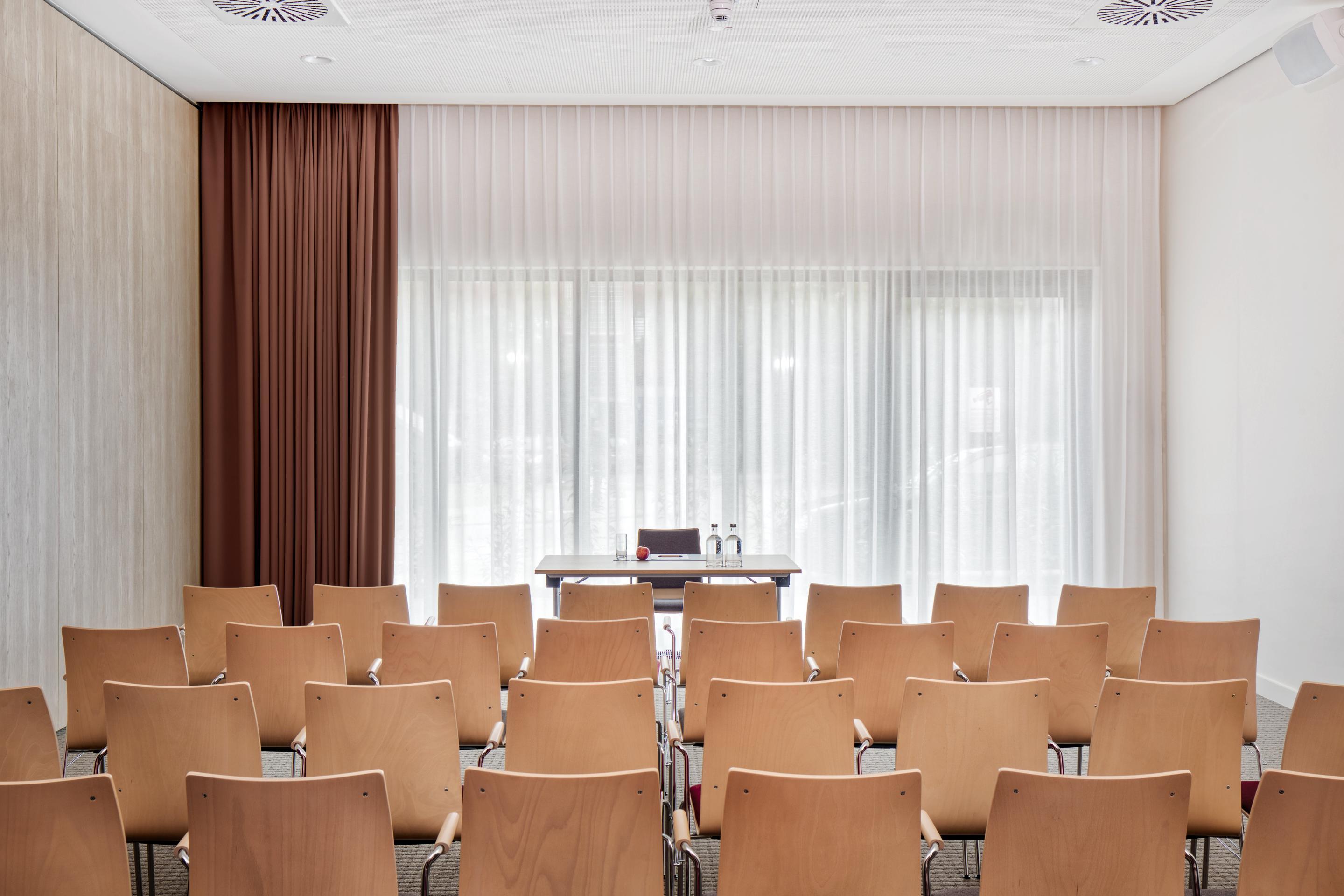 Intercityhotel Саарбрюкен Екстериор снимка