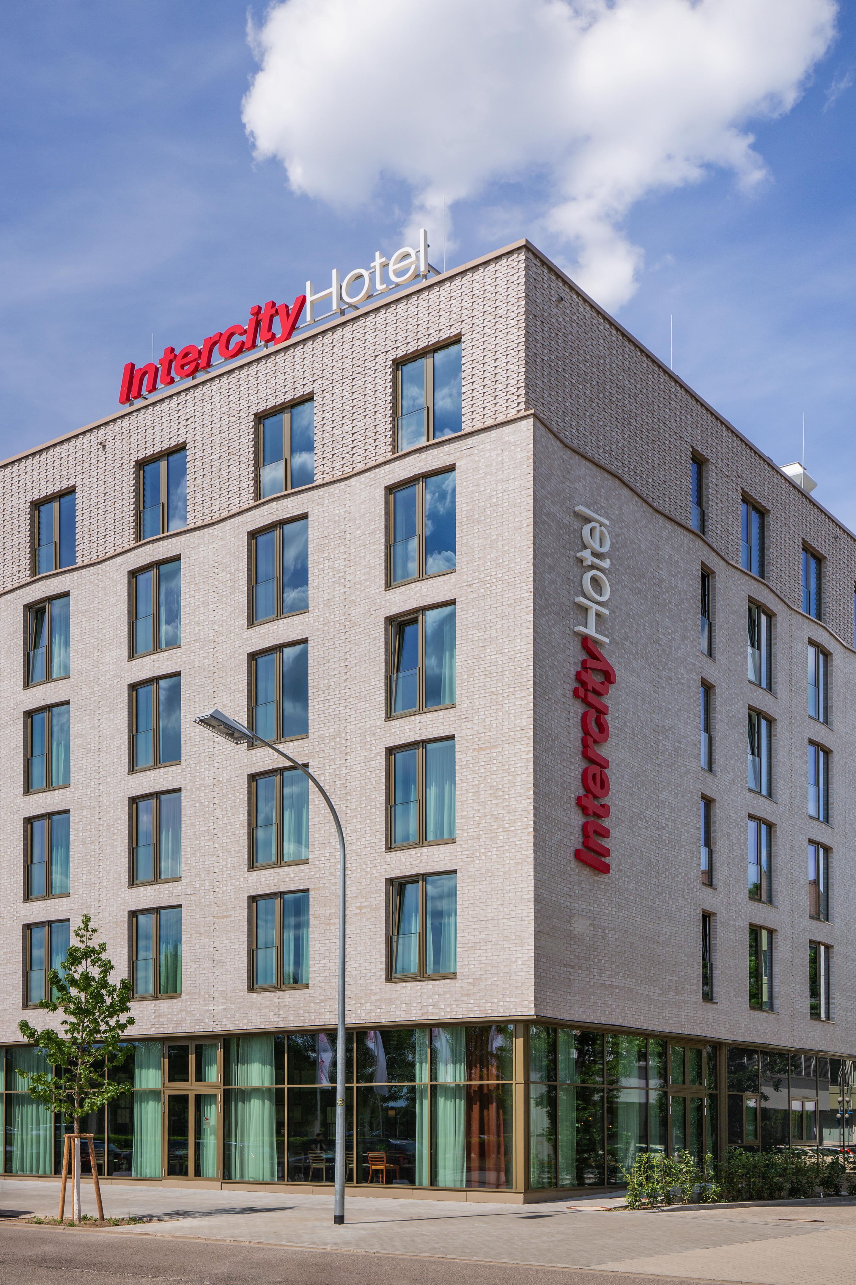 Intercityhotel Саарбрюкен Екстериор снимка