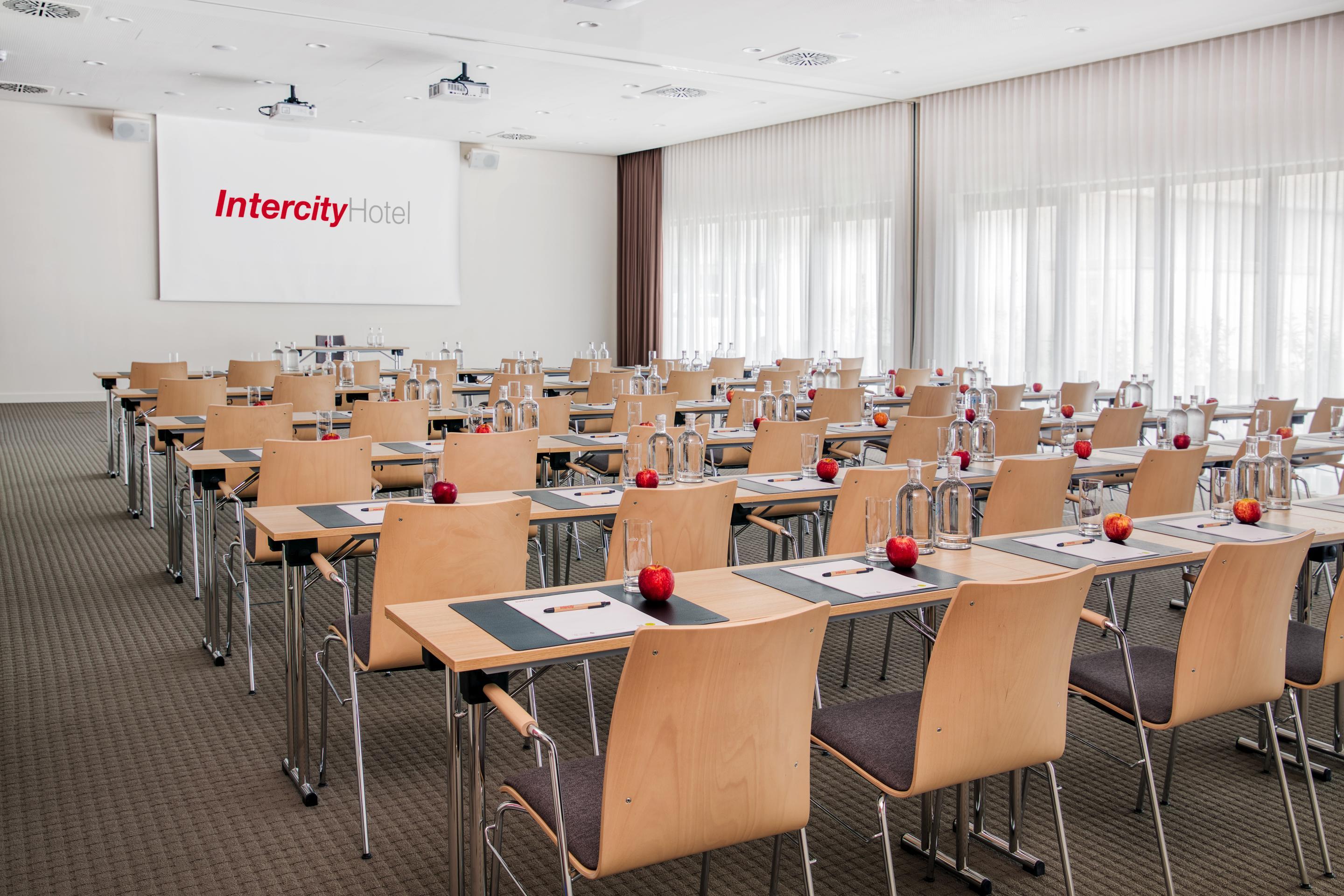 Intercityhotel Саарбрюкен Екстериор снимка