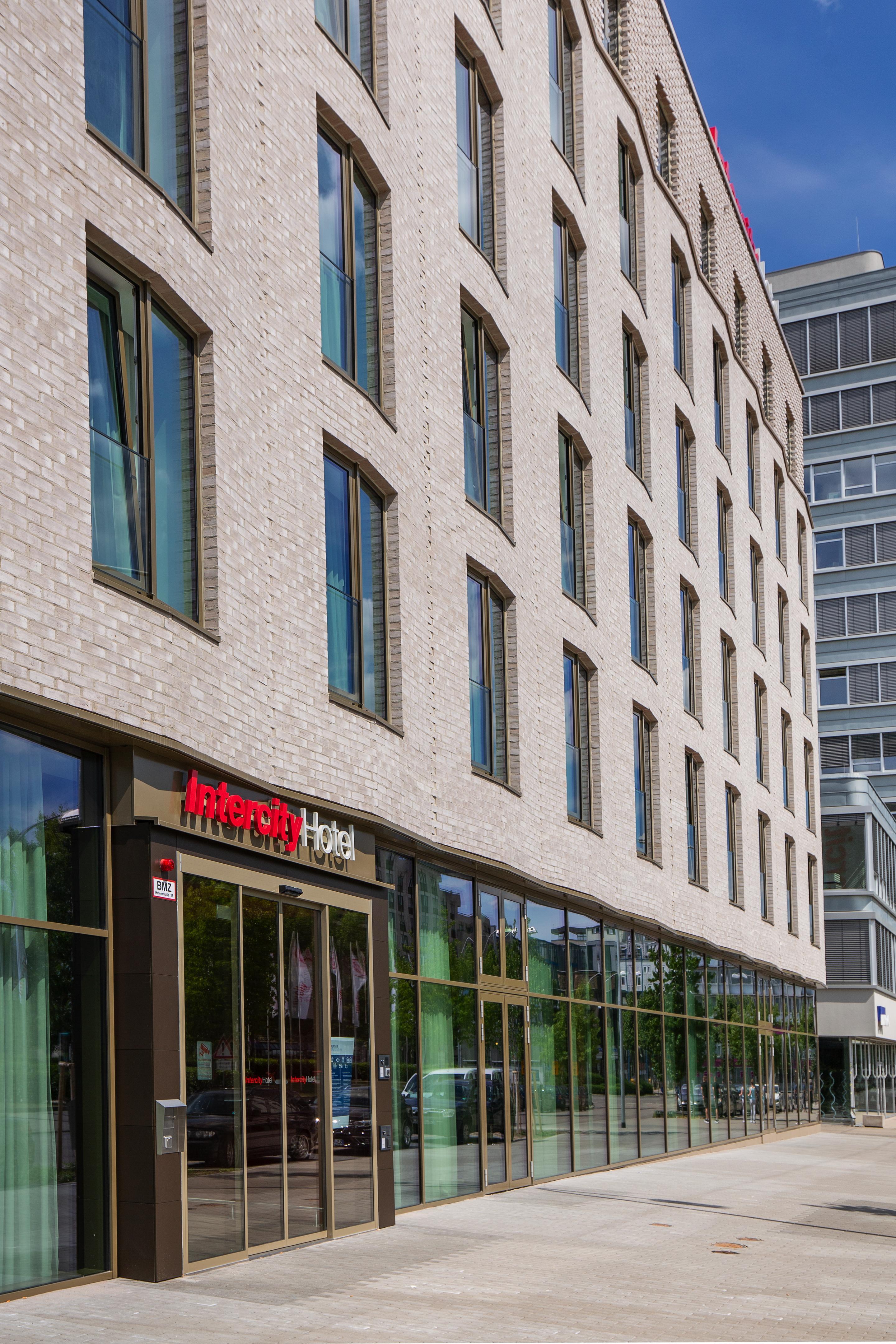 Intercityhotel Саарбрюкен Екстериор снимка